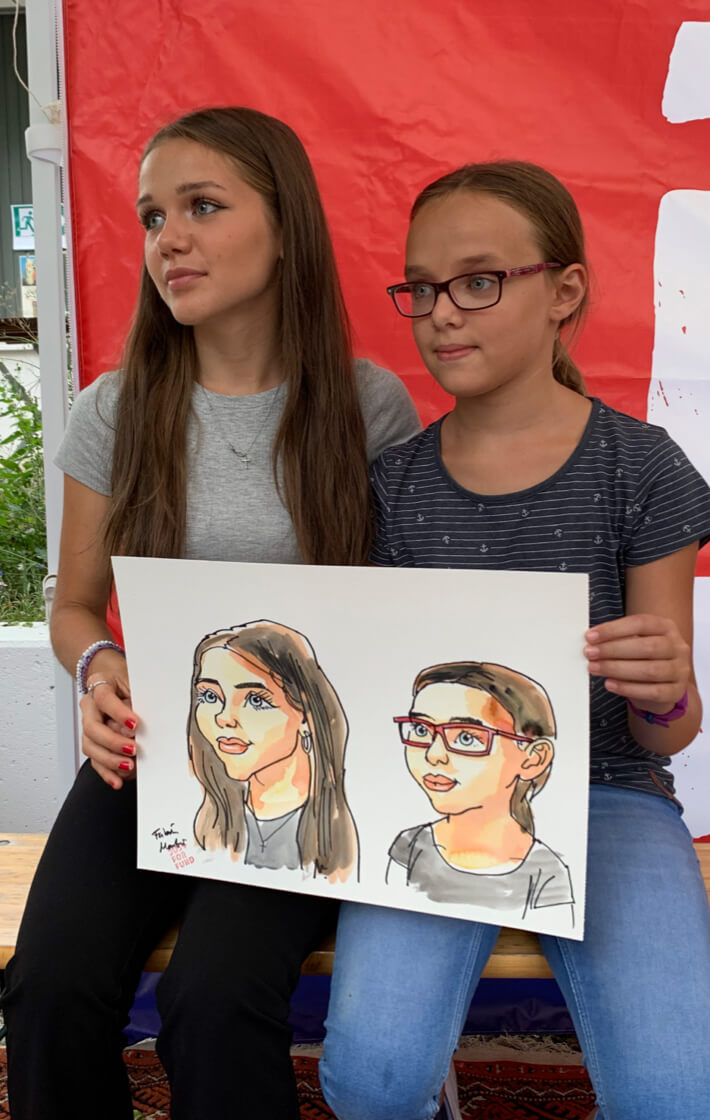 Portrait zwei Schwestern in Farbe
